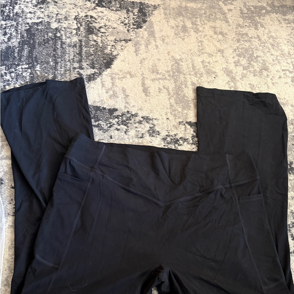 HALARA Black Women’s Butt Scrunch Flare Leggings